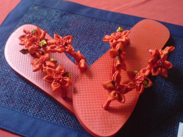 Sandália em Fuxico vermelha