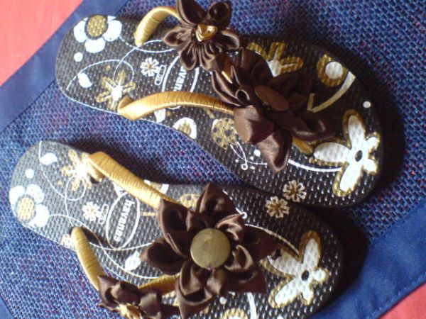 Sandália em Fuxico marrom